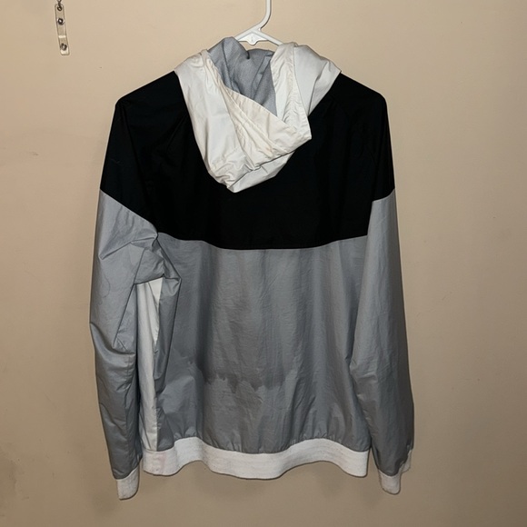 Nike zip up Windbreaker - Picture 4 of 7